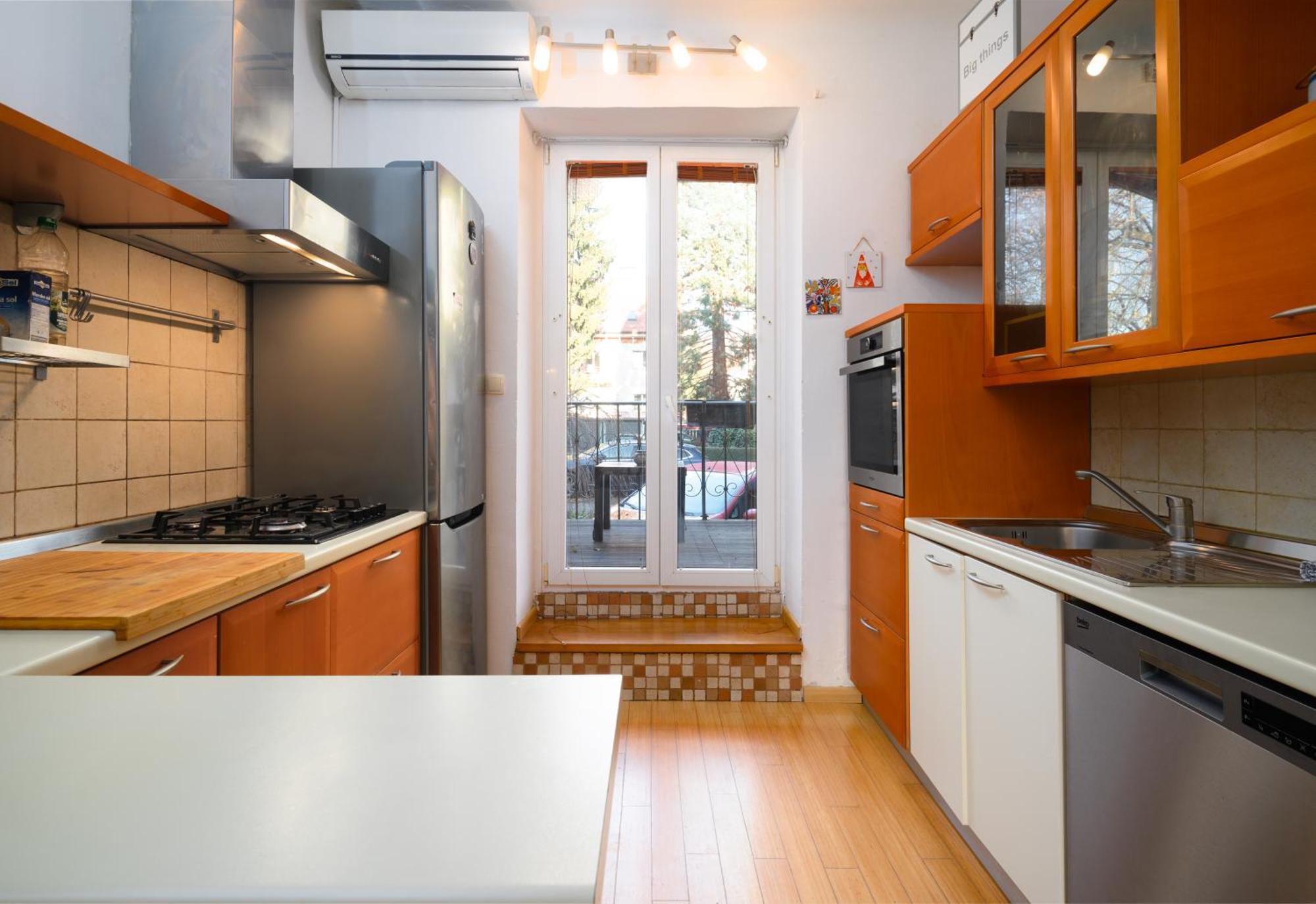 Urban View Apartment With Free Parking Любляна Екстериор снимка
